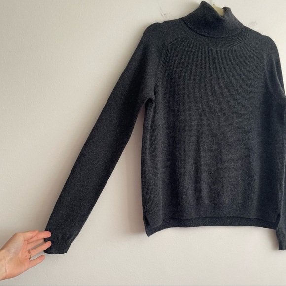 Theory Xavia Royal Waffle Rib Cashmere Sweater Small turtleneck grey minimalist - Picture 10 of 11